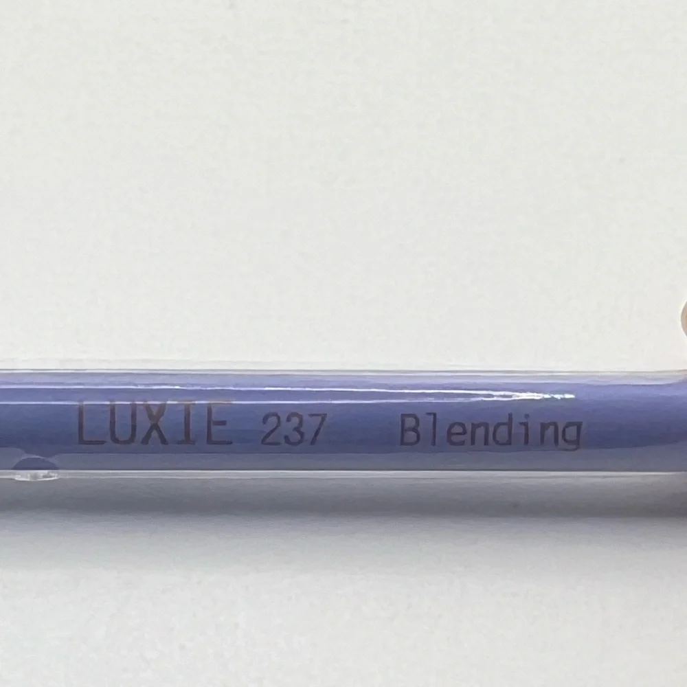 $6 🌸 LUXIE ~ # 237 Blending Brush ~ Eyeshadow ~ NEW - Picture 3 of 5